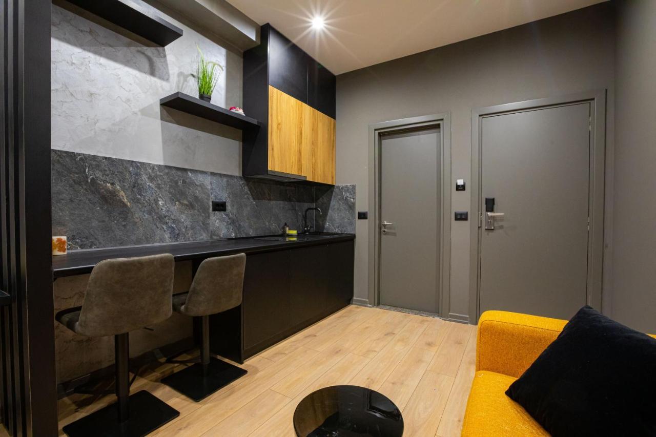 Dea'S Apartaments Tirana Bagian luar foto