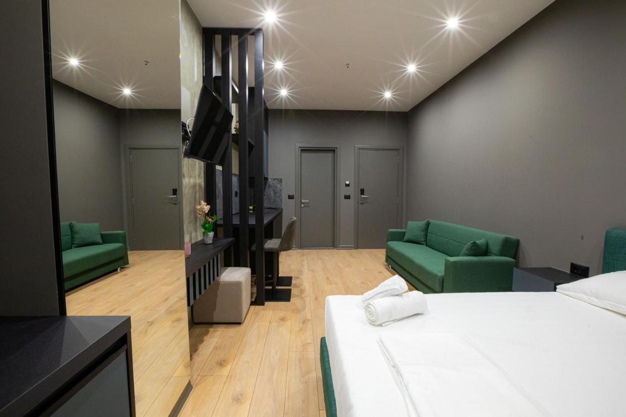 Dea'S Apartaments Tirana Bagian luar foto
