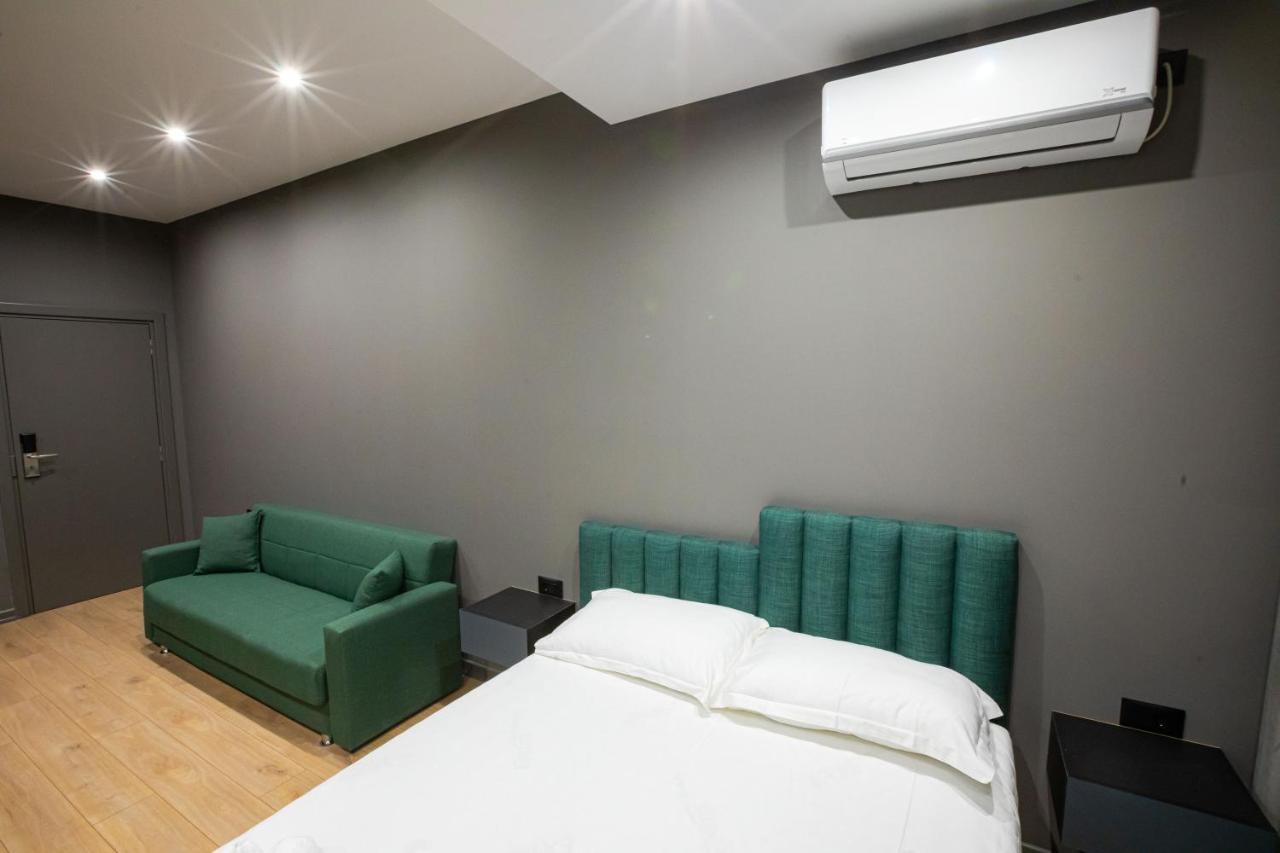 Dea'S Apartaments Tirana Bagian luar foto