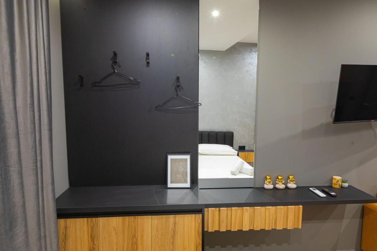 Dea'S Apartaments Tirana Bagian luar foto
